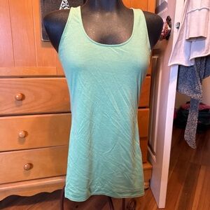 Under Armour Green Athletic Tank Top Loose Fit Workout Gym Women’s Medium